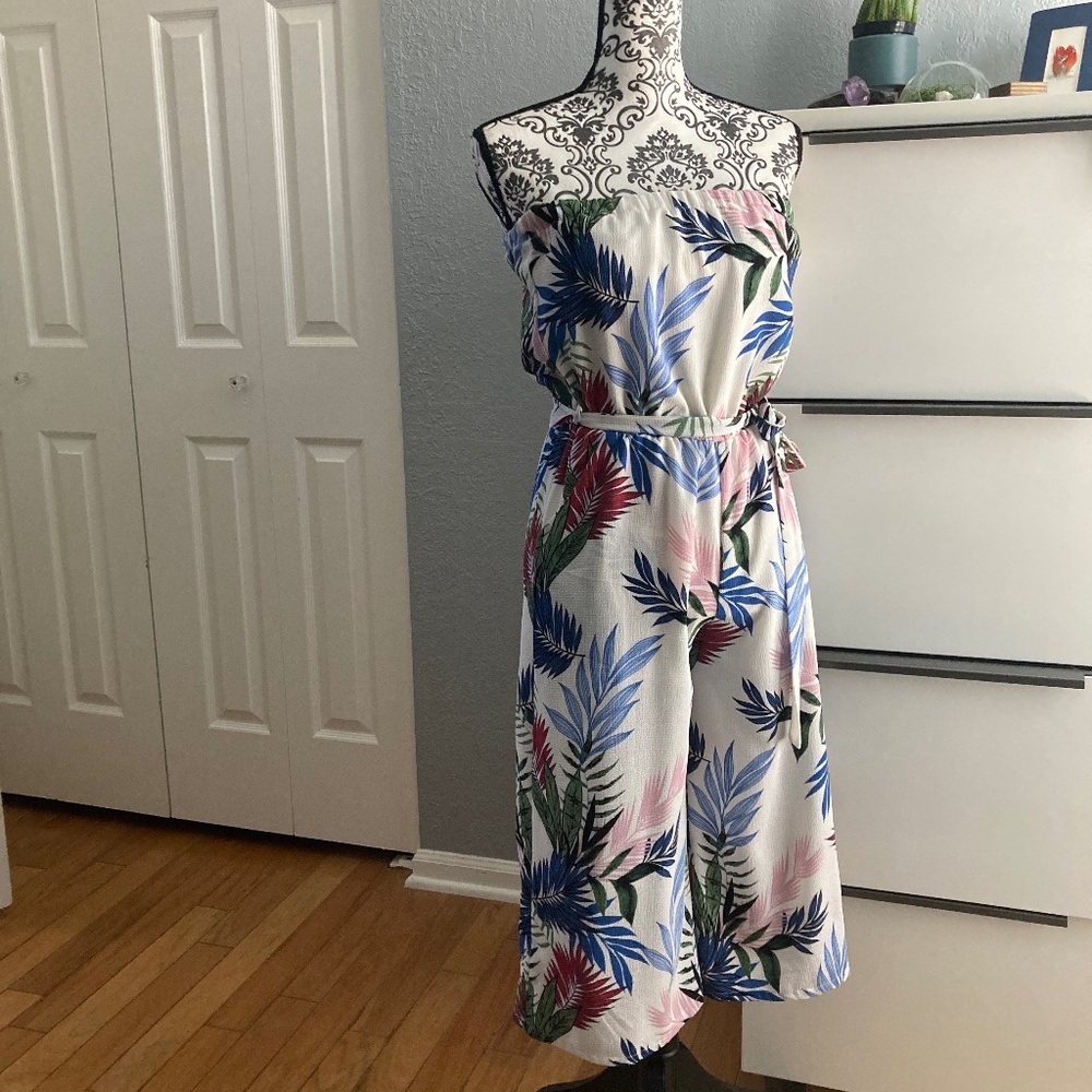 🍀 4 for $24: Purple Snow Strapless Wide Leg Jumpsuit Size Small